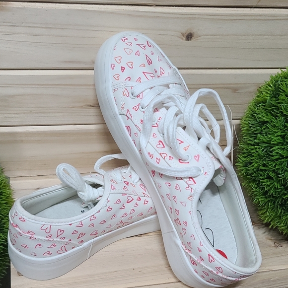 Joie Platform Sneaker Tennis Shoe White with Pink Heart Pattern NWT, Incl Laces - Picture 1 of 7